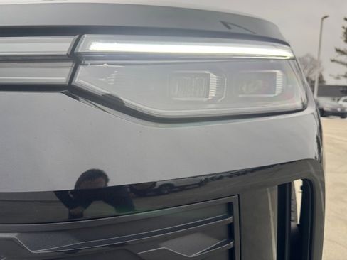 Certified 2025 Volkswagen Tiguan SE image 30