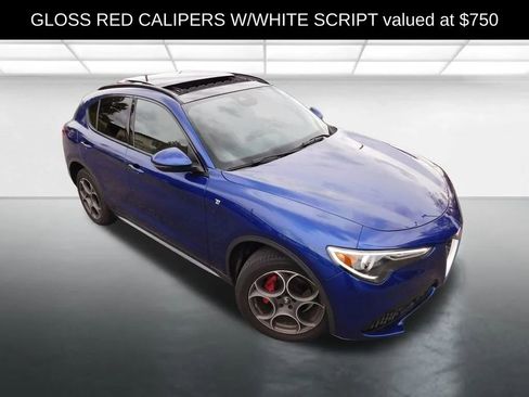 Used 2023 Alfa Romeo Stelvio Ti image 2