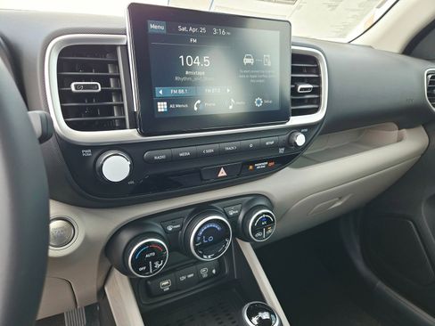 New 2026 Hyundai Venue SEL FWD image 11