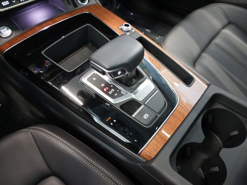 Used 2023 Audi Q5 2.0T Premium w/ Convenience Package image 19