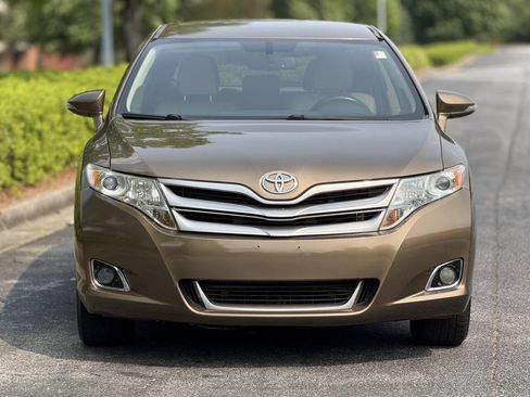 Used 2014 Toyota Venza XLE FWD image 4