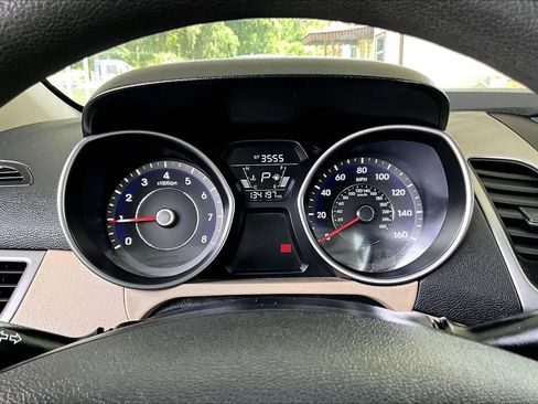 Used 2014 Hyundai Elantra SE w/ Option Group 02 FWD image 12