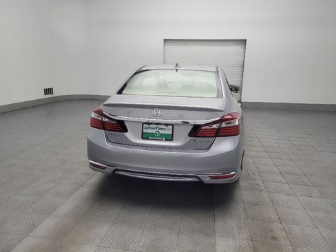 Used 2017 Honda Accord Hybrid Sedan image 7