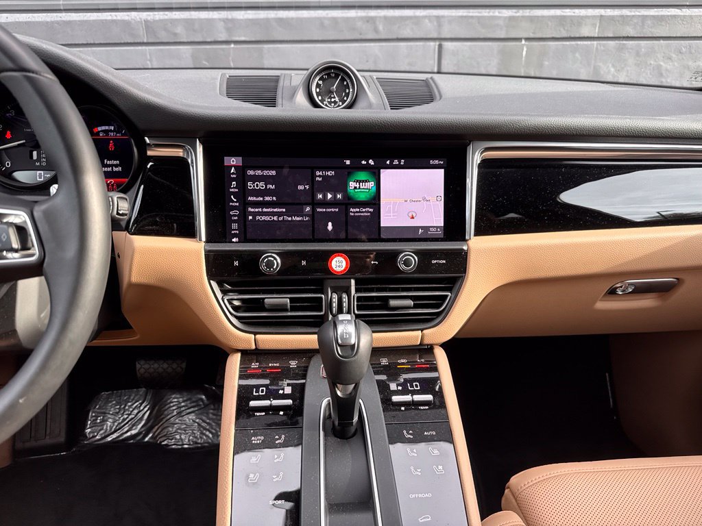 Certified 2026 Porsche Macan AWD/4WD image 25