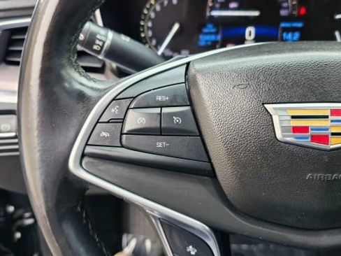 Used 2017 Cadillac XT5 Luxury w/ Driver Awareness Package AWD/4WD image 18
