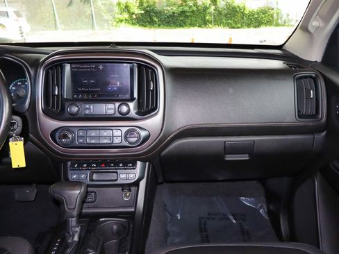 Used 2021 GMC Canyon AT4 w/ Driver Alert Package AWD/4WD image 26
