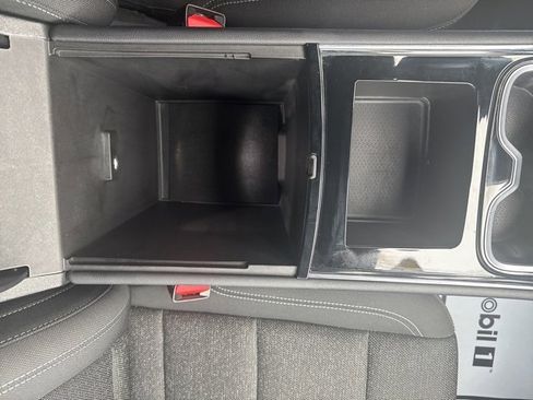 Used 2025 Chevrolet Traverse LT image 39