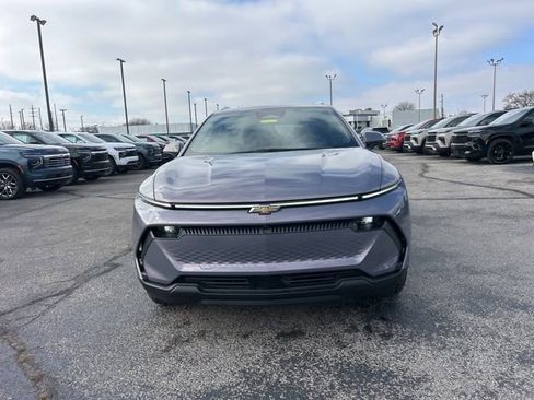 New 2026 Chevrolet Equinox EV LT image 8