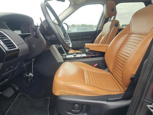 Used 2019 Land Rover Discovery HSE image 4
