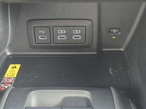 Used 2023 Toyota Venza XLE AWD/4WD image 26