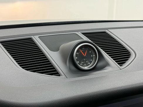 Used 2018 Porsche Macan S image 27