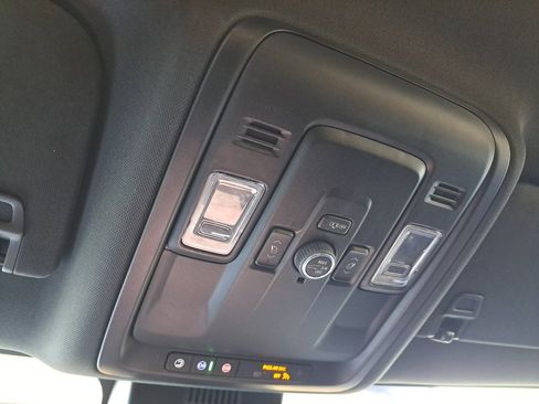 Used 2025 GMC Yukon Elevation AWD/4WD image 30
