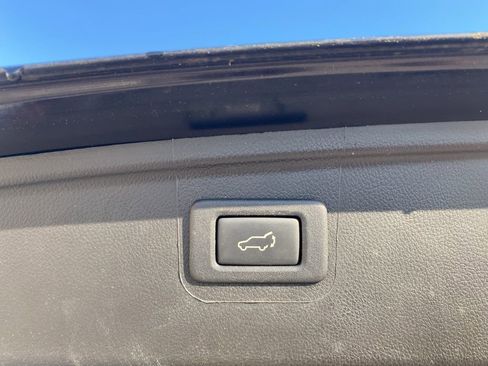 Used 2018 Subaru Outback 2.5i Touring image 14