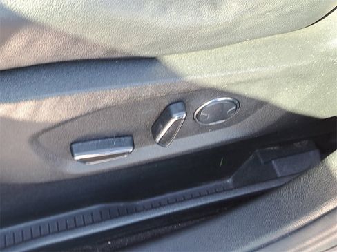 Used 2018 Ford Edge Titanium w/ Equipment Group 301A image 21