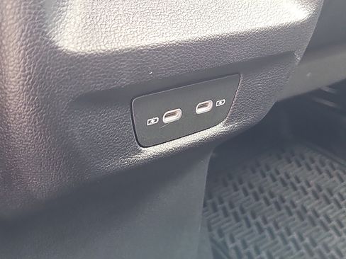 Certified 2026 Volkswagen Tiguan SE AWD/4WD image 13