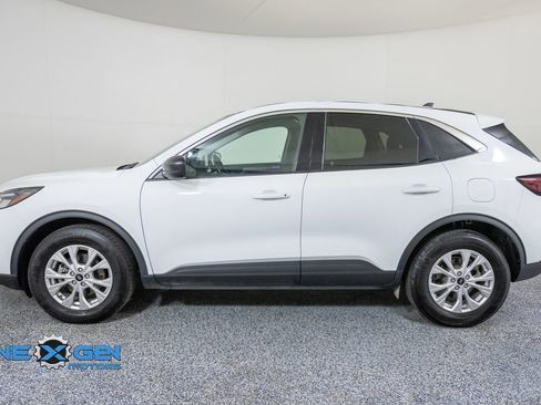 Used 2023 Ford Escape Active AWD/4WD image 4