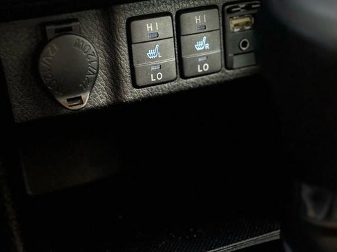 Used 2014 Toyota Corolla LE Premium image 33