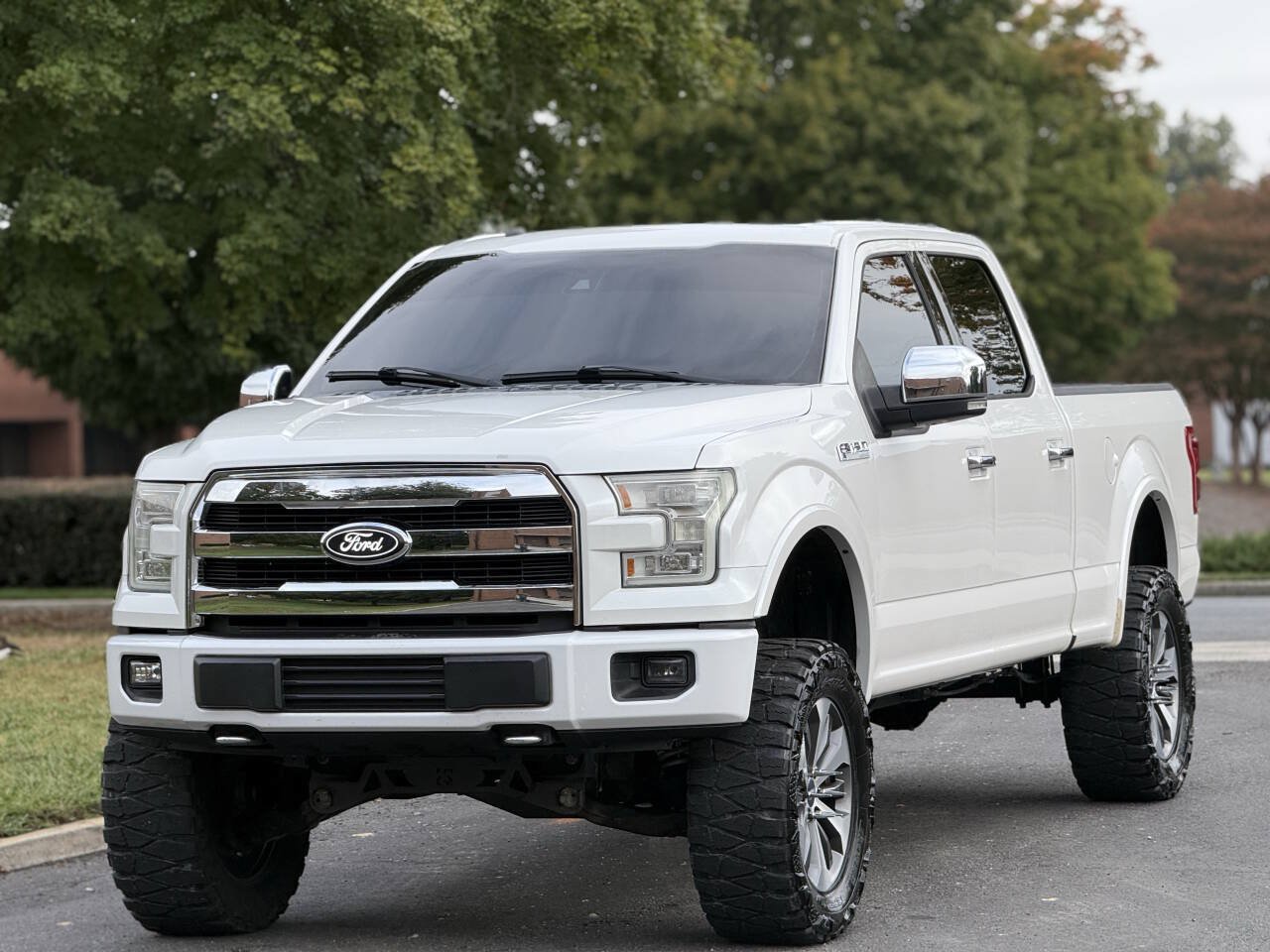 Used 2017 Ford F150 Lariat w/ Equipment Group 502A Luxury AWD/4WD image 2