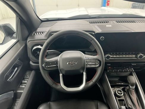 Used 2026 Chevrolet Colorado Z71 w/ Technology Package AWD/4WD image 11