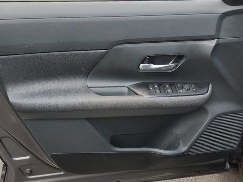 Certified 2025 Nissan Kicks SV w/ Charging Package image 12