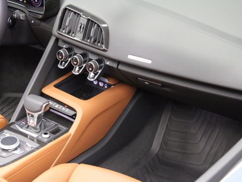 Used 2020 Audi R8 V10 performance image 74