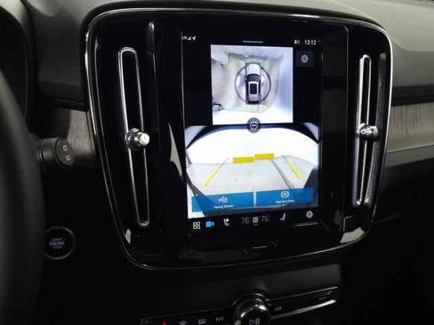 Certified 2025 Volvo XC40 B5 Plus image 29