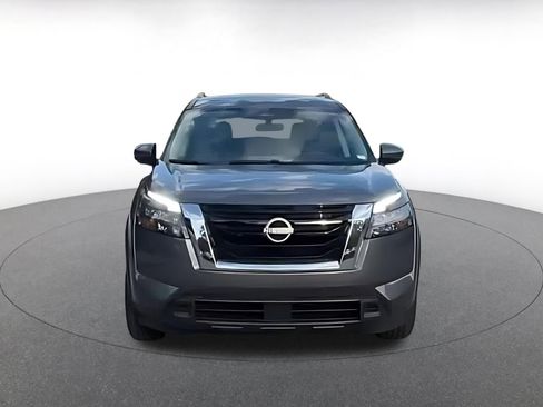 Used 2025 Nissan Pathfinder SV FWD image 4
