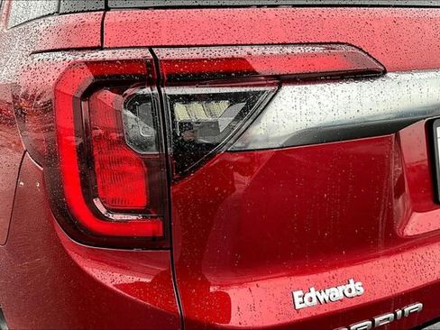 Used 2022 GMC Acadia AT4 w/ Technology Package image 22