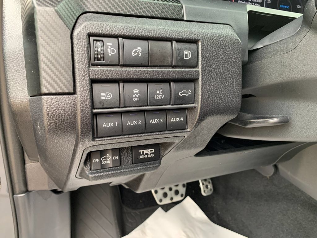 Used 2025 Toyota Tacoma TRD Pro AWD/4WD image 31