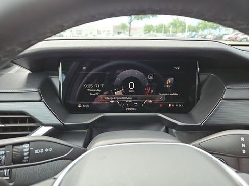 Used 2026 GMC Acadia Elevation w/ Elevation Premium Package FWD image 10