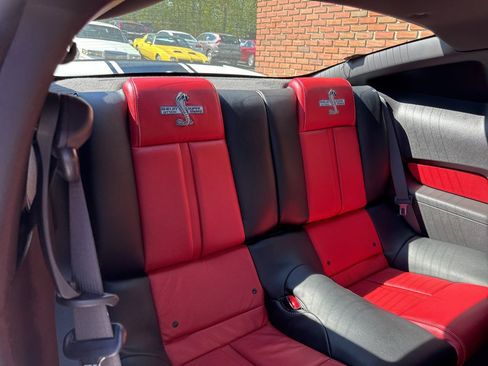 Used 2010 Ford Mustang Shelby GT500 RWD image 36