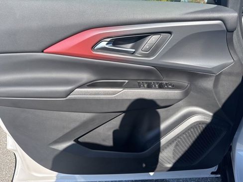 New 2025 Chevrolet Equinox EV RS image 10