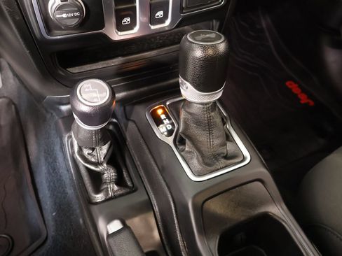Used 2020 Jeep Wrangler Sport AWD/4WD image 7