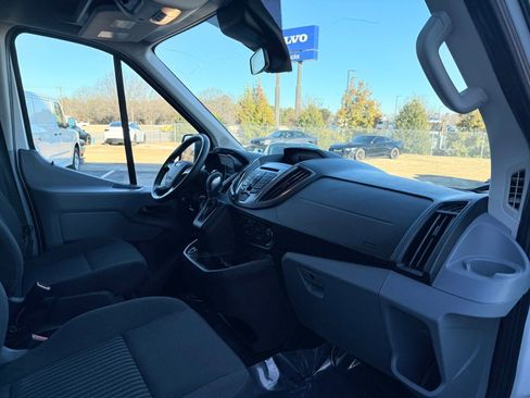 Used 2018 Ford Transit 150 XLT image 20