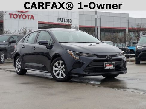 Used 2025 Toyota Corolla LE image 2