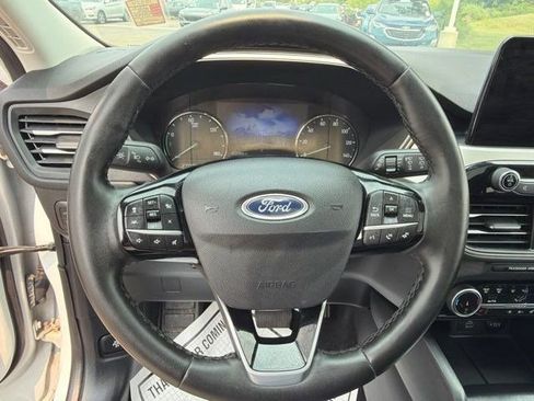 Used 2022 Ford Escape SEL FWD image 16