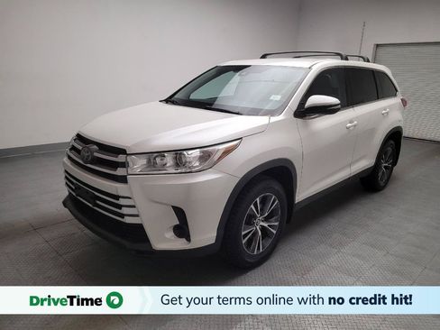 Used 2019 Toyota Highlander LE w/ Carpet Mat Package (TMS) FWD image 1