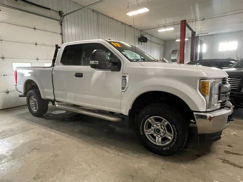 Used 2017 Ford F250 XLT image 5