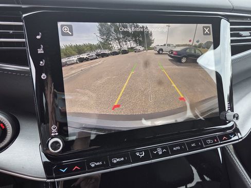 New 2026 Jeep Grand Wagoneer L Limited AWD/4WD image 10