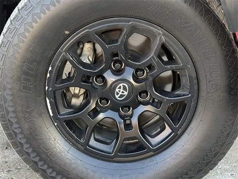 Used 2022 Toyota Tacoma SR w/ SX Package image 9