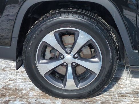 Used 2020 Jeep Cherokee Limited image 14