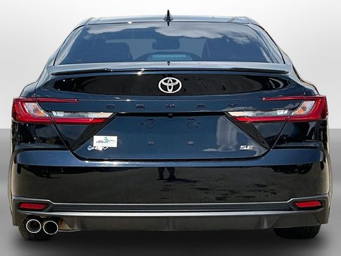 Used 2025 Toyota Camry SE w/ Convenience Package FWD image 4