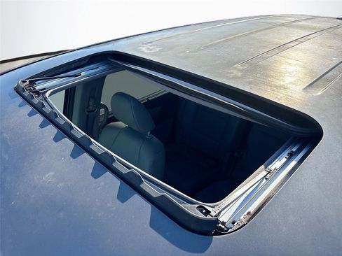 Used 2015 Honda Odyssey EX-L image 25