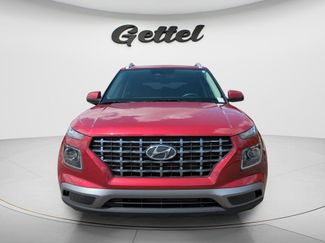 Used 2024 Hyundai Venue SEL FWD video 2