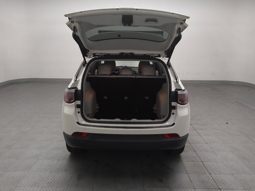 Used 2017 Jeep Compass Latitude FWD image 29
