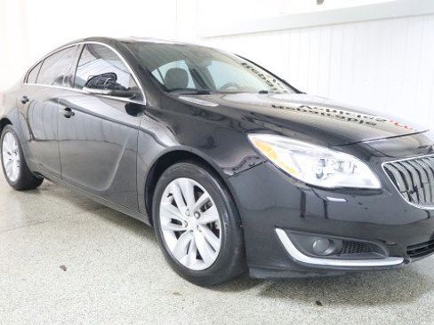 Used 2017 Buick Regal Premium w/ Driver Confidence Package #2 image 5