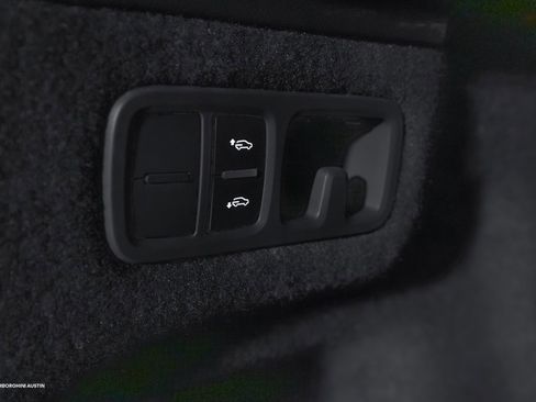 Used 2025 Lamborghini Urus SE image 12