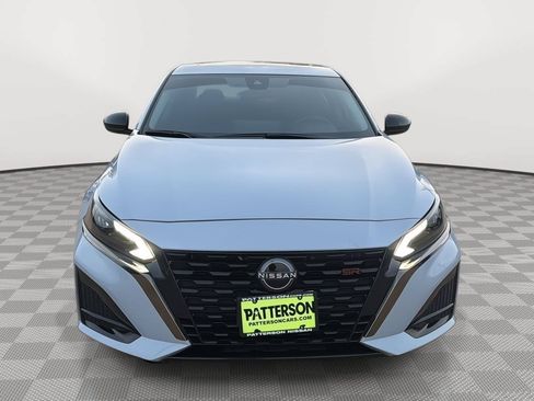 Used 2024 Nissan Altima 2.5 SR w/ SR Premium Package FWD image 2