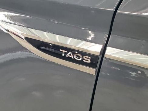 Used 2022 Volkswagen Taos SE AWD/4WD image 6