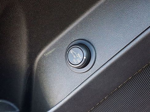 Used 2019 Chevrolet Equinox LT AWD/4WD image 26